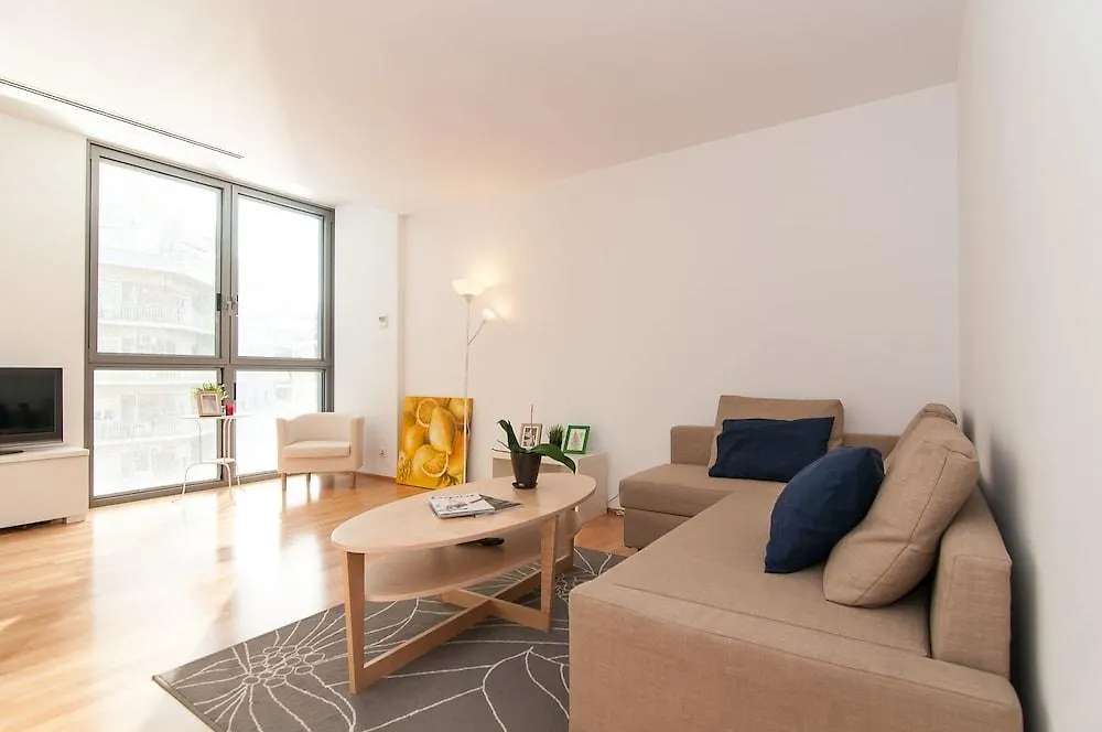 Bbarcelona Placa Universitat Flats 4*, バルセロナ スペイン